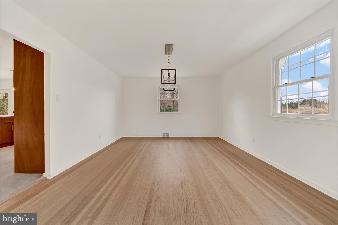 658 W Rolling Road photo 18