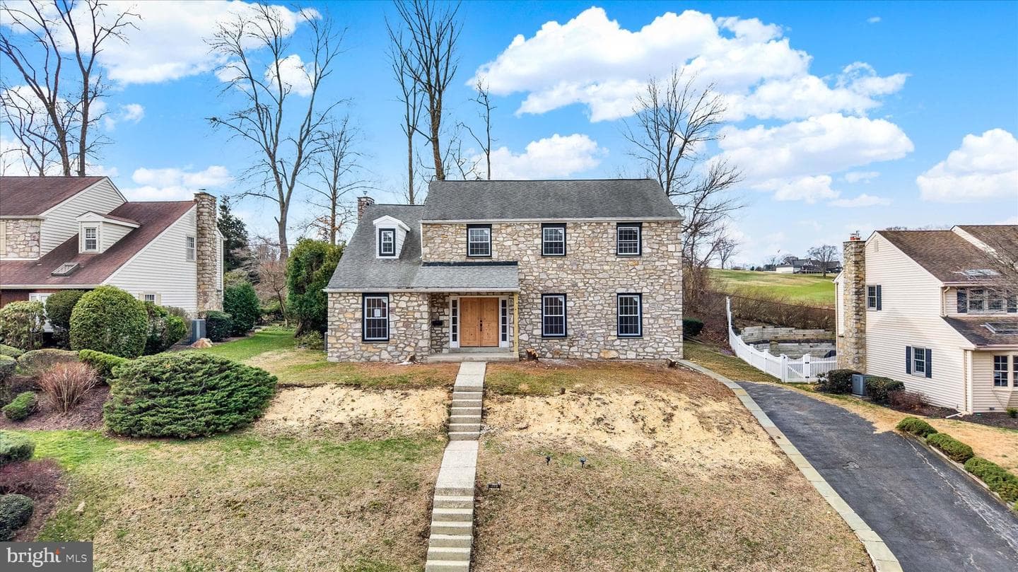 658 W Rolling Road photo 2