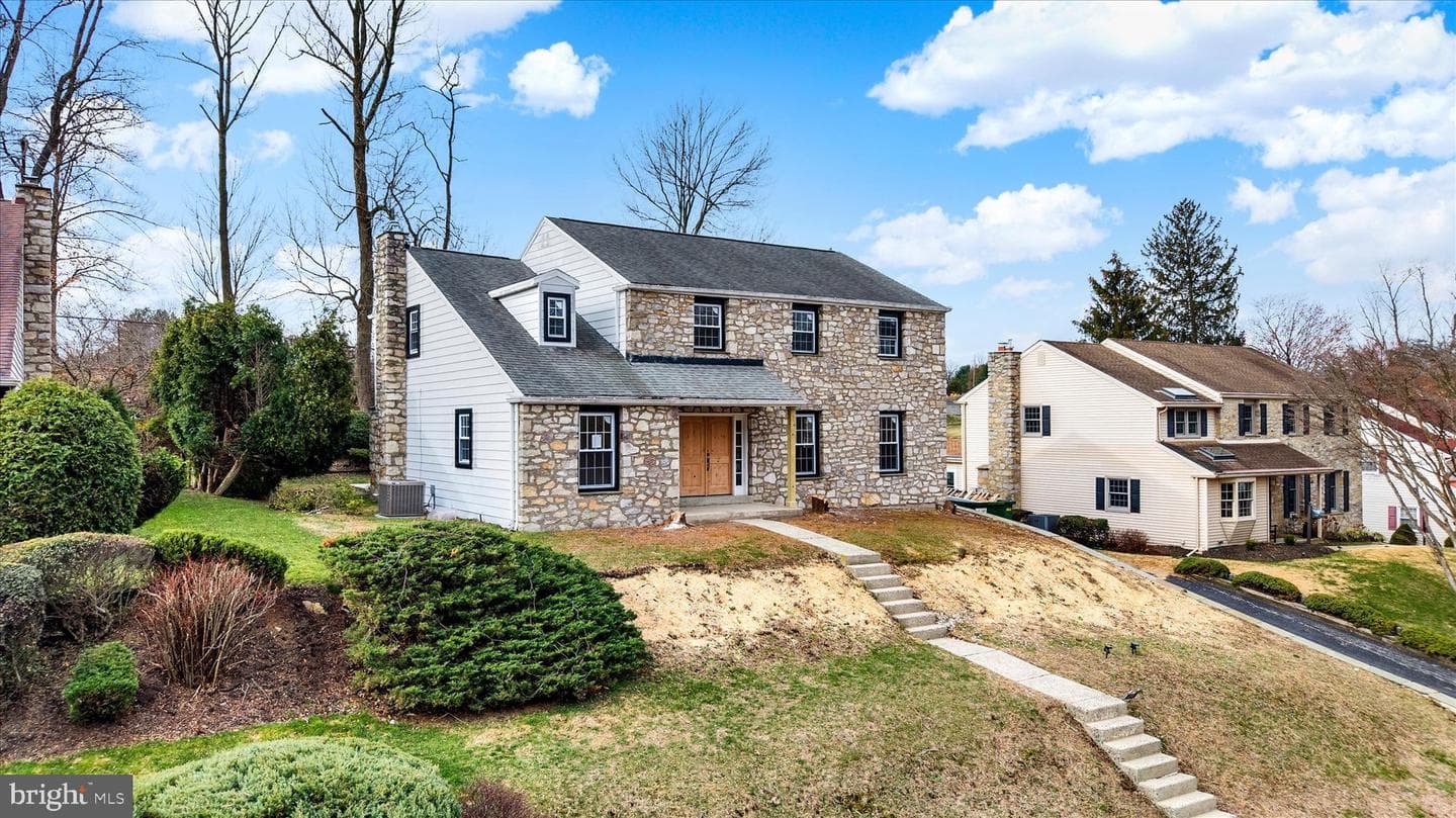 658 W Rolling Road photo 3