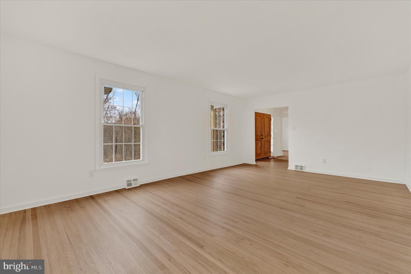 658 W Rolling Road photo 6