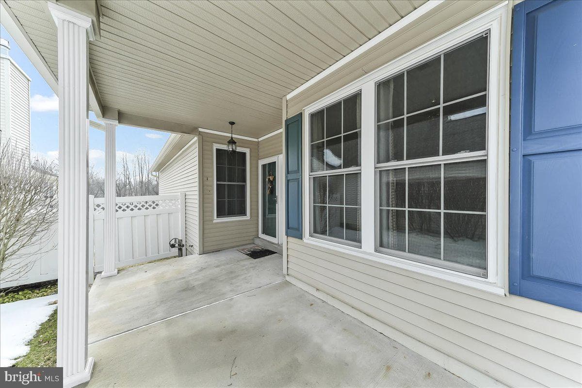 1505 N Hunting Horn Turn photo 2