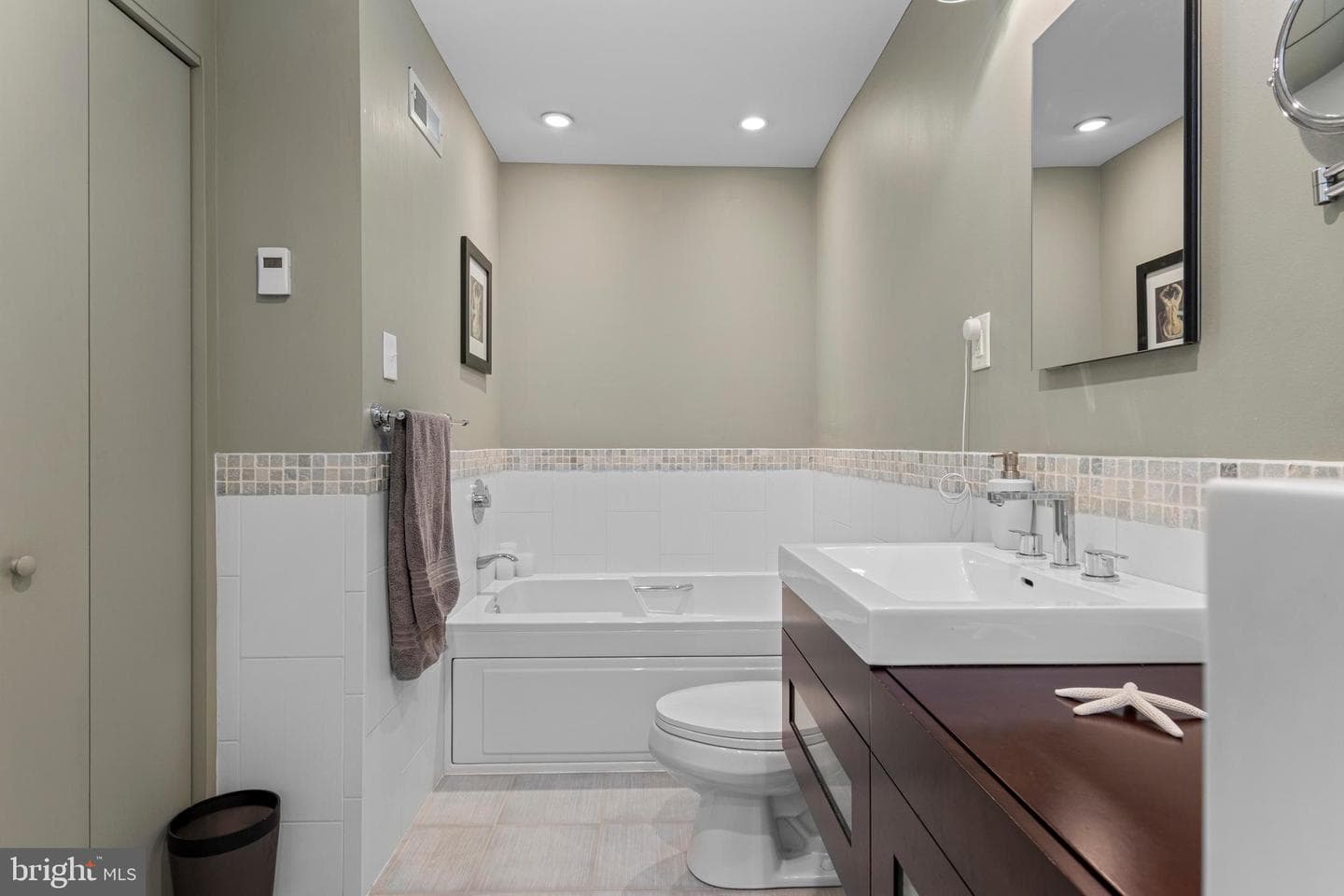 905 Heathdale Lane photo 49