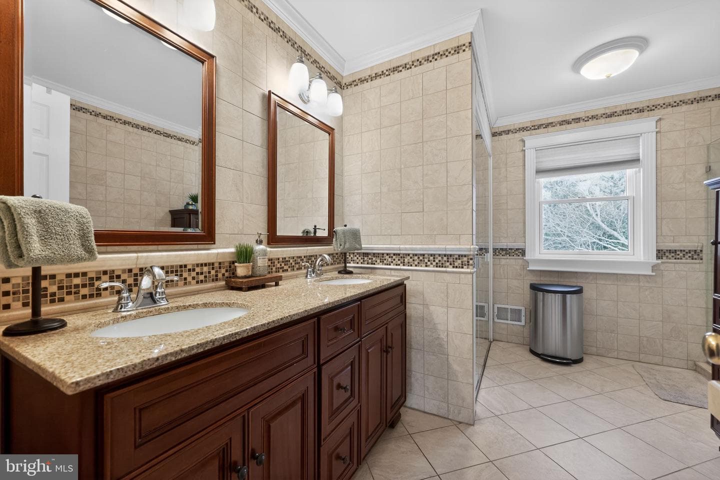 9 Heatherstone Way photo 27