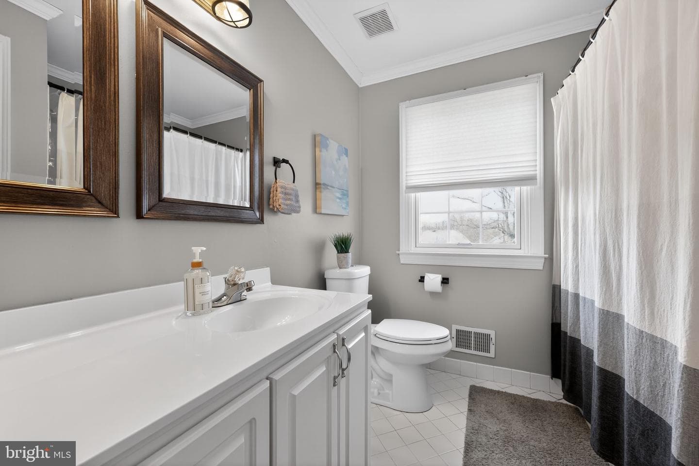 9 Heatherstone Way photo 32