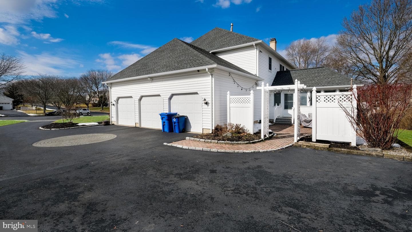 9 Heatherstone Way photo 39