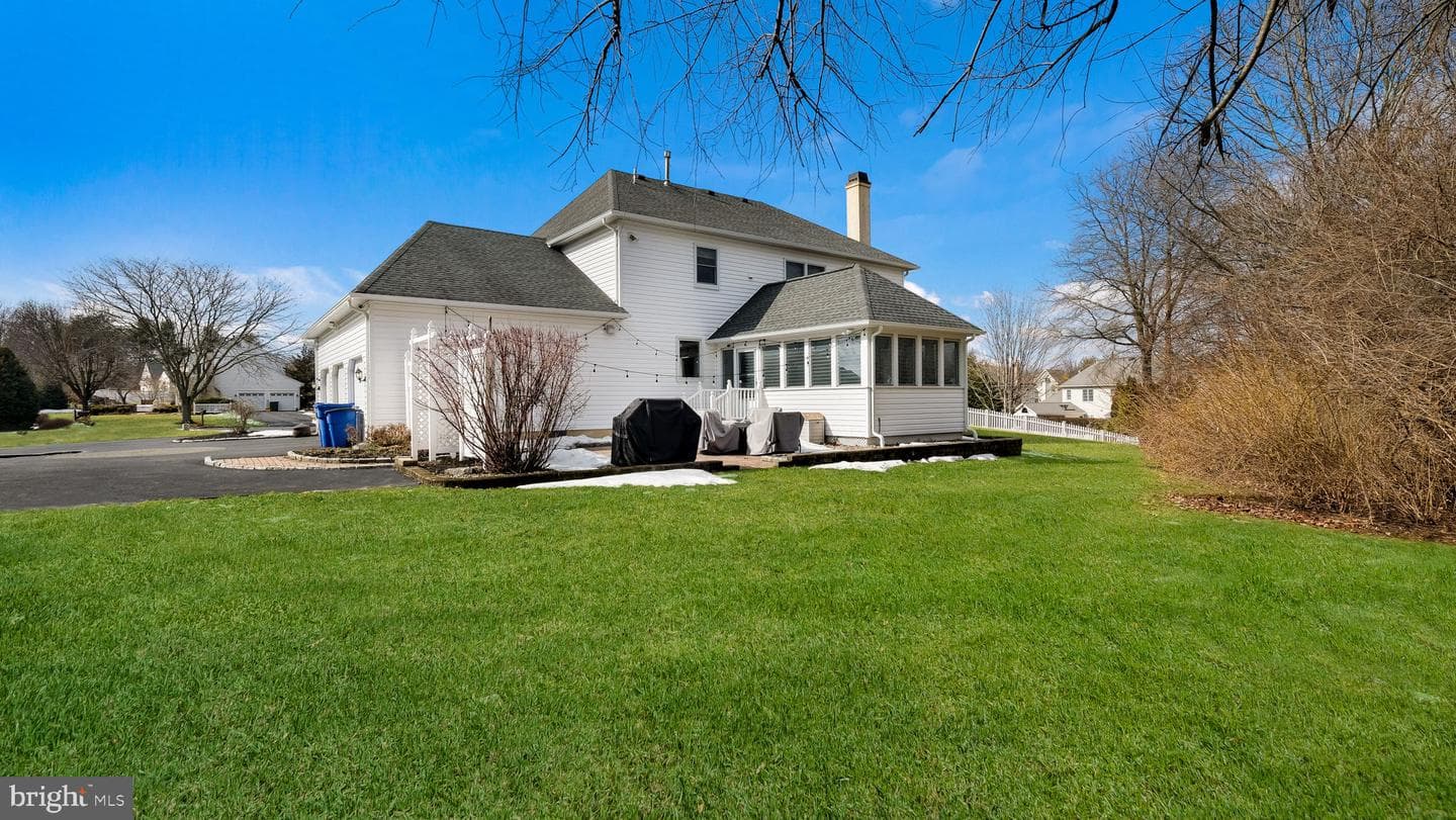 9 Heatherstone Way photo 42