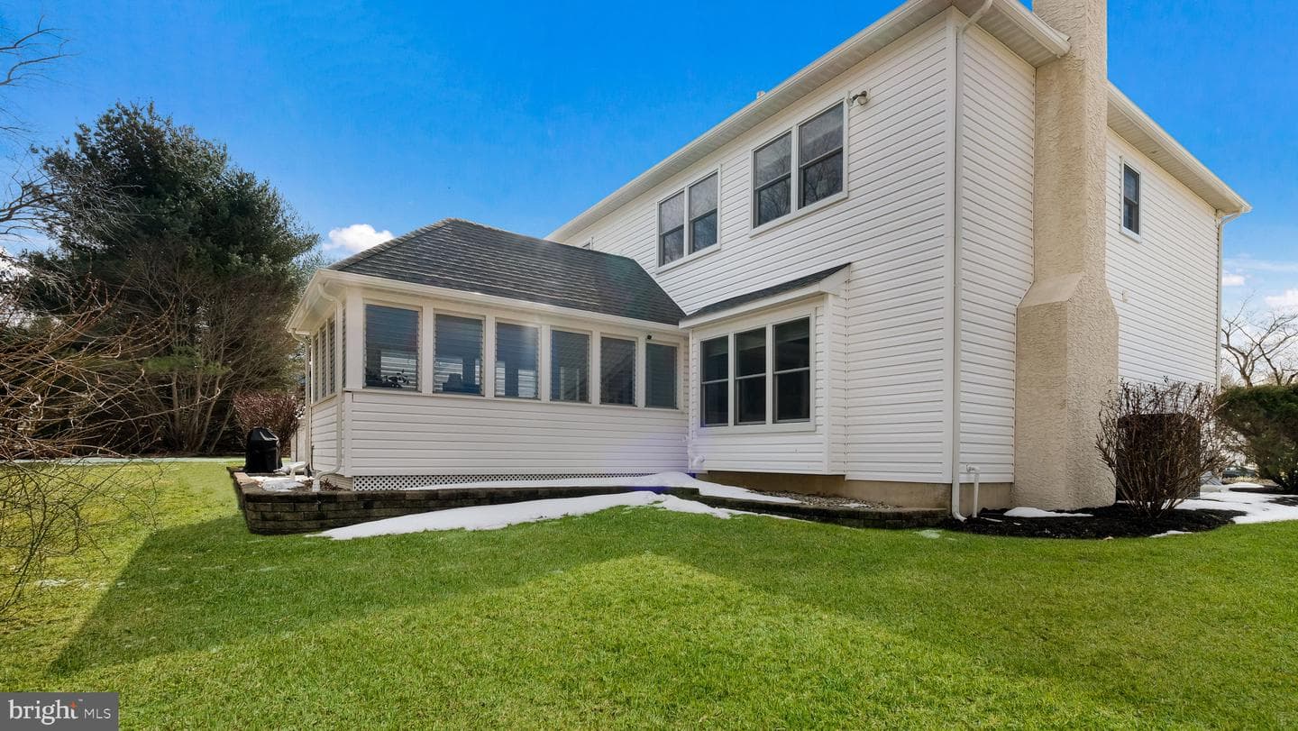 9 Heatherstone Way photo 44