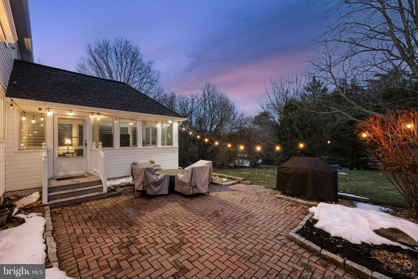 9 Heatherstone Way photo 45