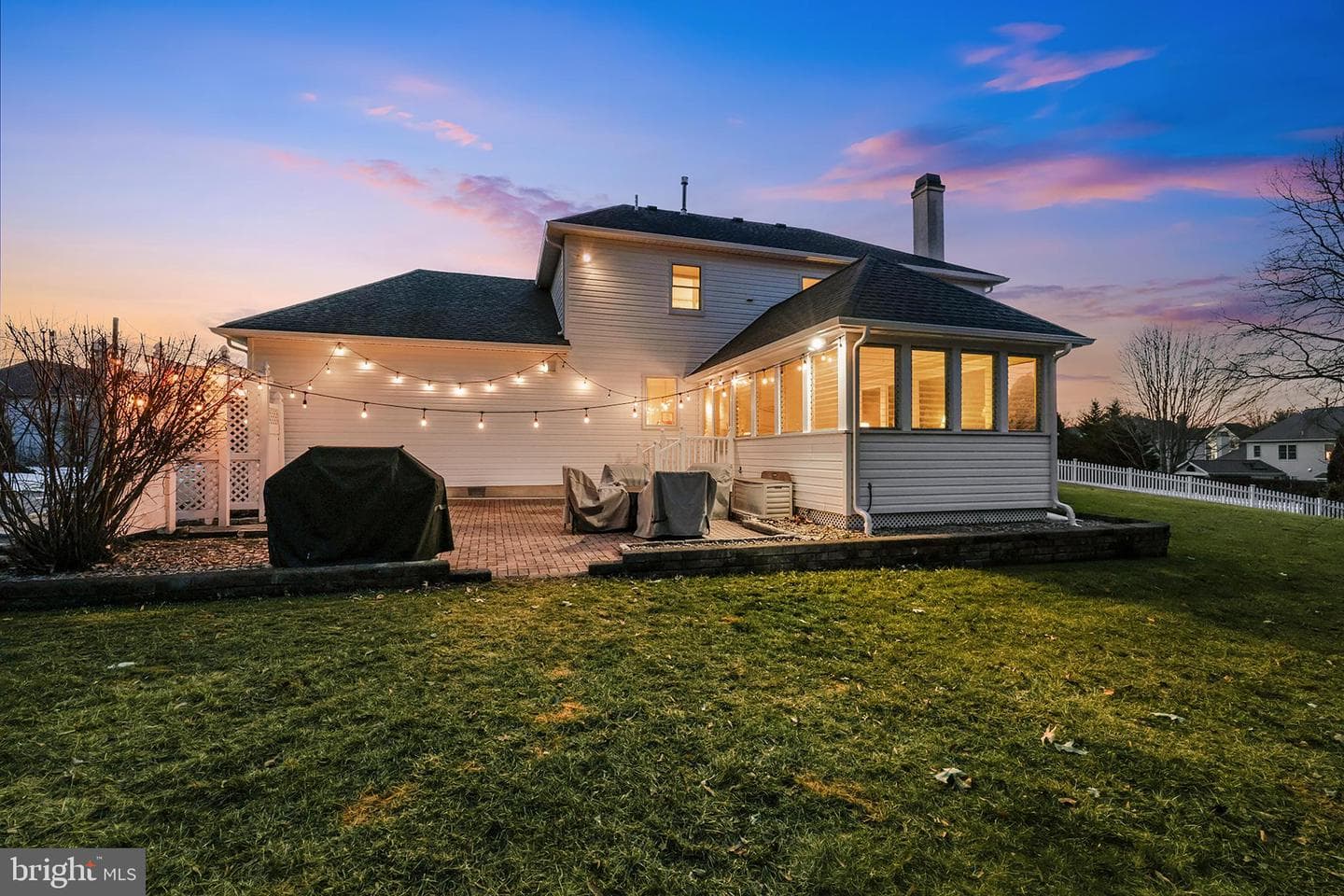 9 Heatherstone Way photo 49