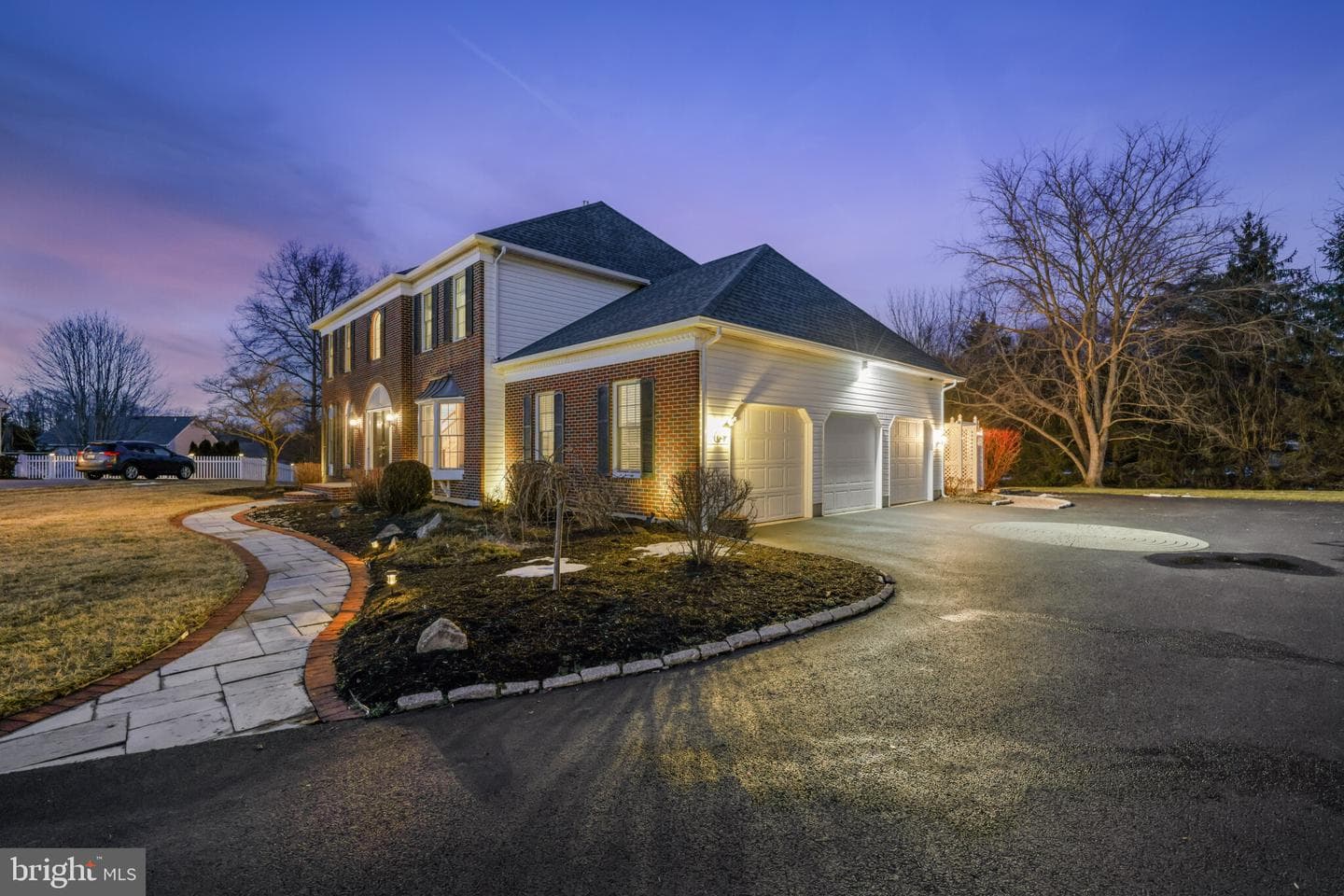 9 Heatherstone Way photo 6