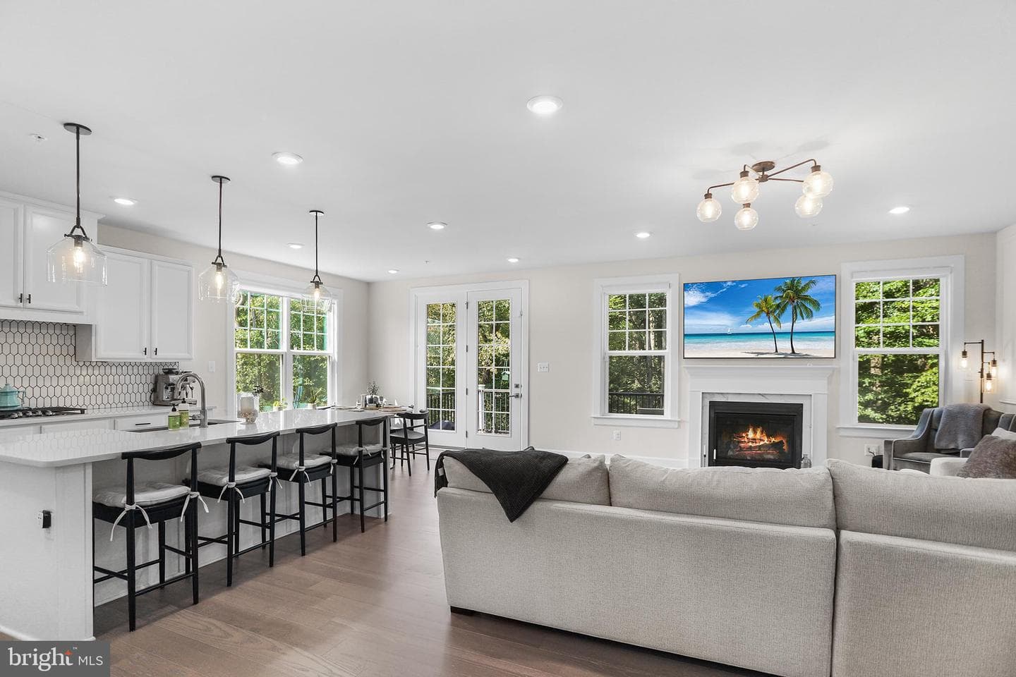 233 Ponds Edge Drive, Media