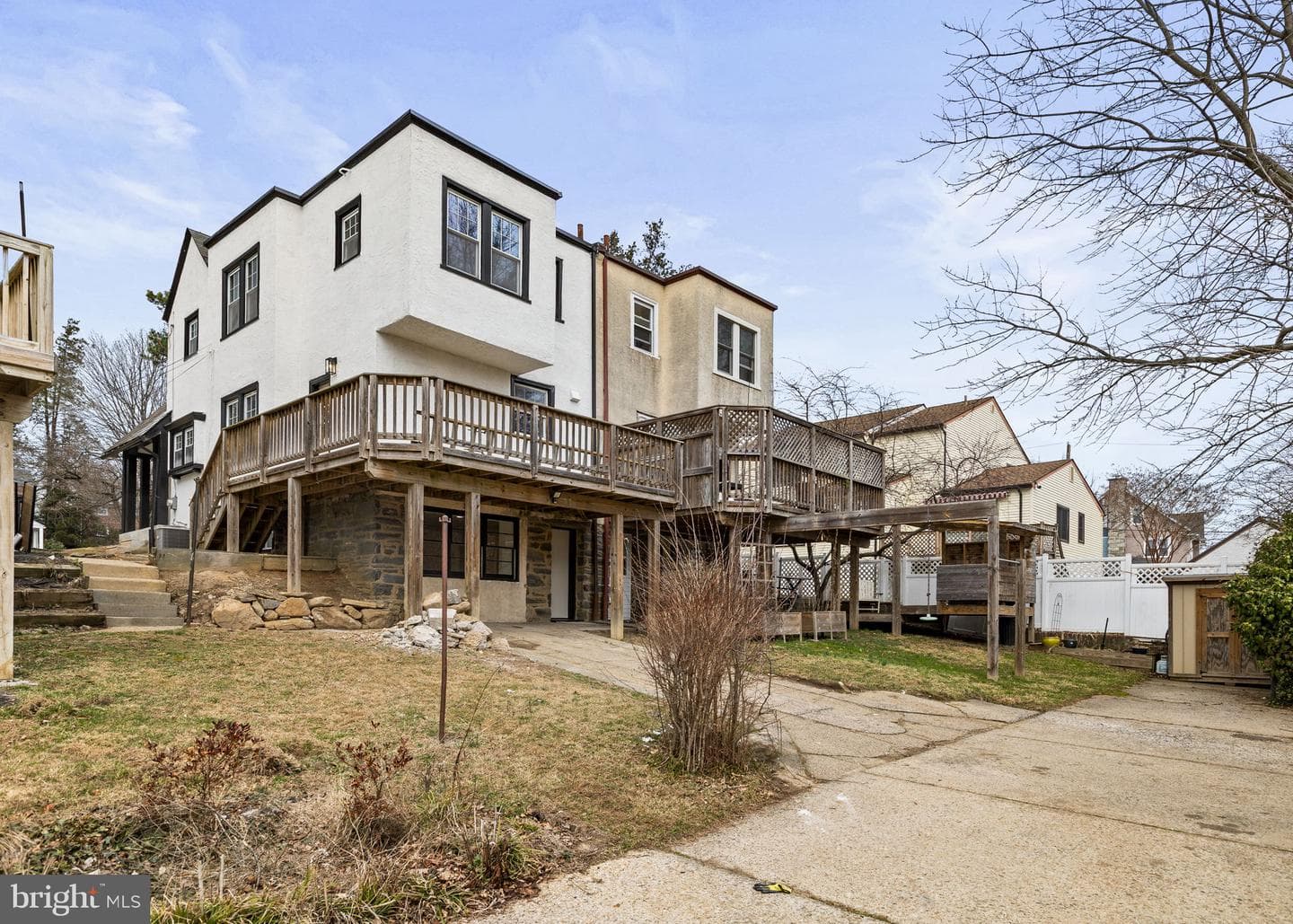633 Georges Lane photo 35