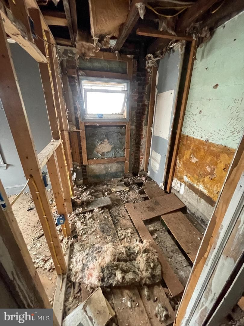 409 Flower St photo 14