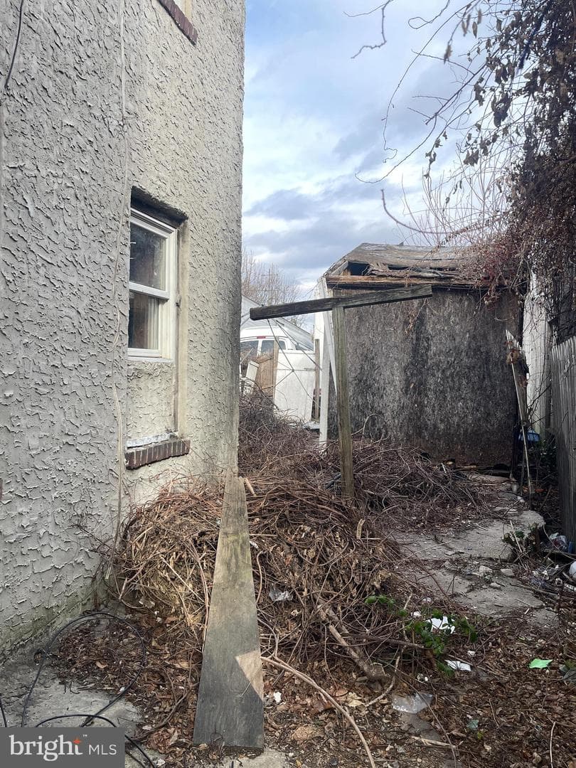 409 Flower St photo 18