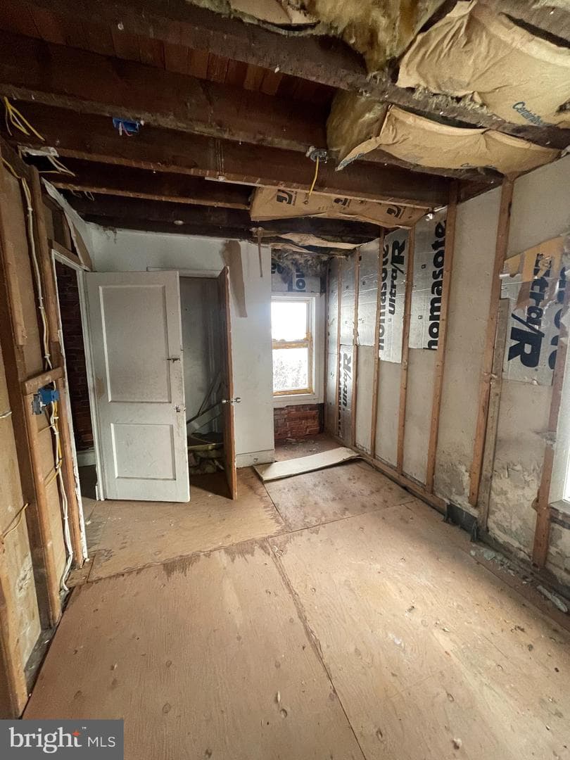 409 Flower St photo 7