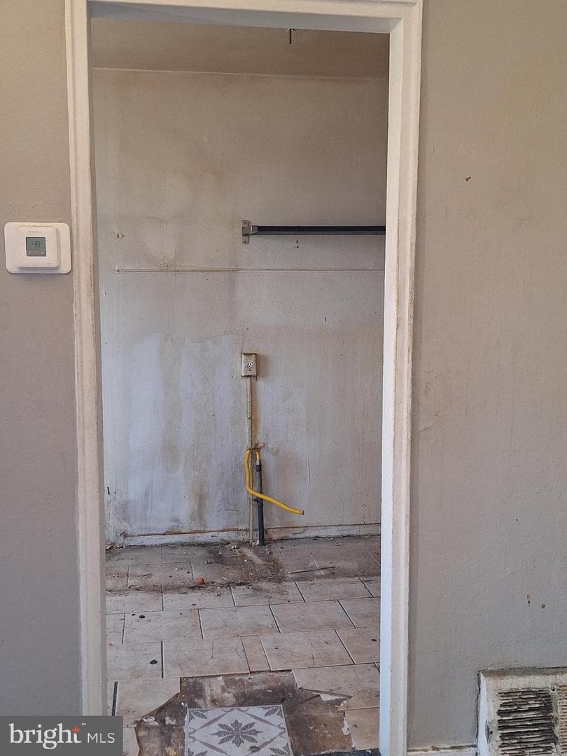919 Sharon Avenue photo 3