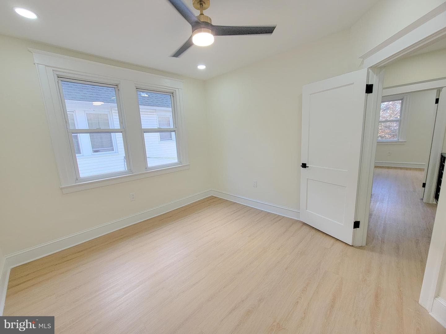 1016 Whitby Avenue photo 14