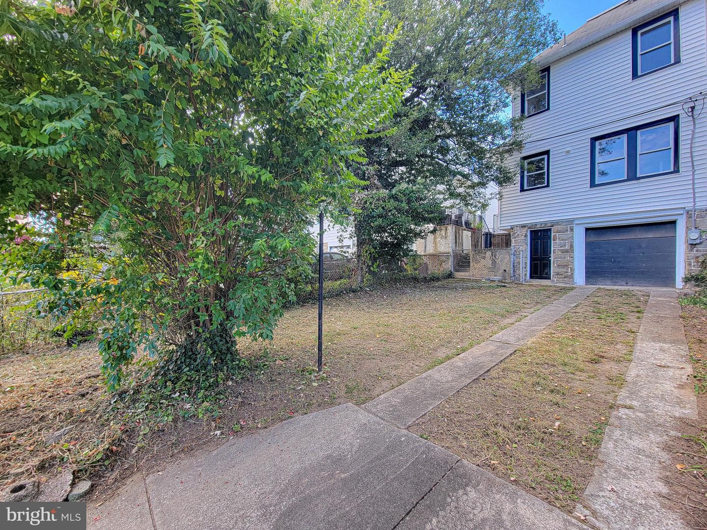 1016 Whitby Avenue photo 21