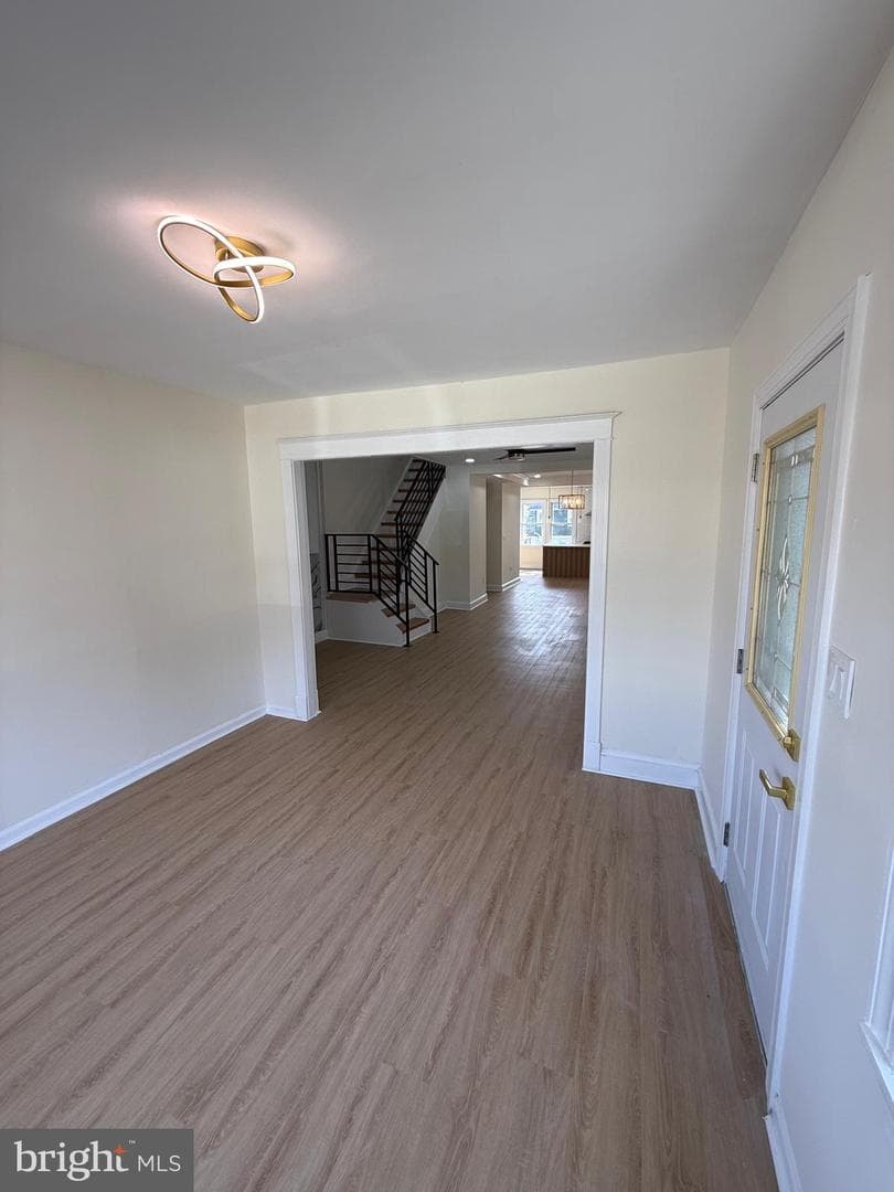 1016 Whitby Avenue photo 36