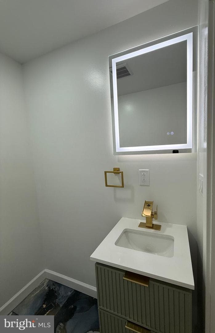 1016 Whitby Avenue photo 38