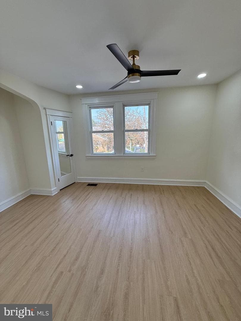 1016 Whitby Avenue photo 66