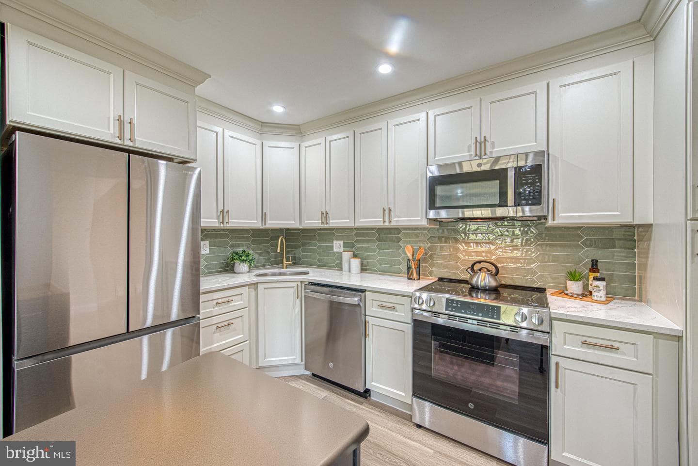 239 Bishop Drive photo 5