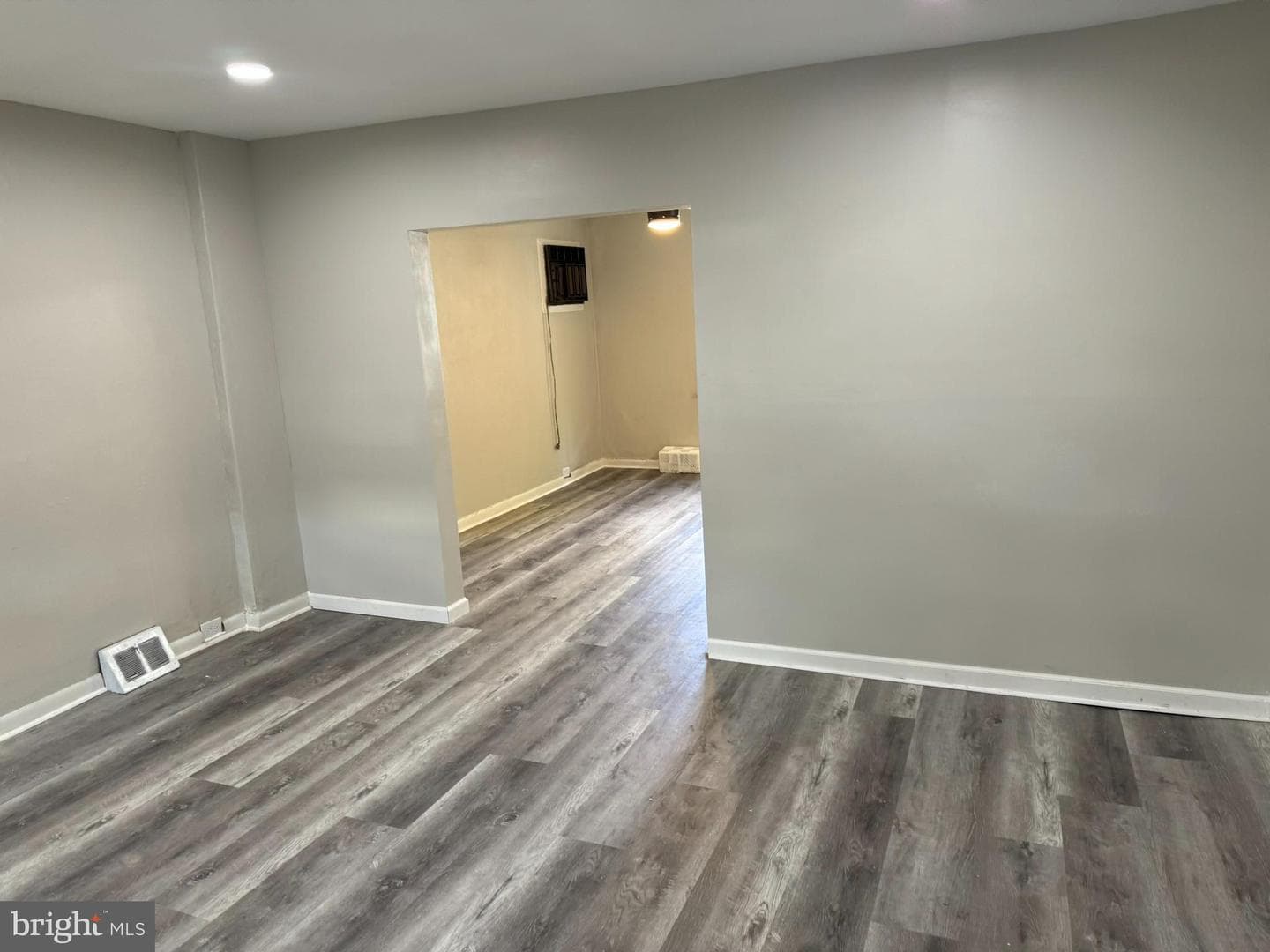 1308 Morton Avenue photo 4