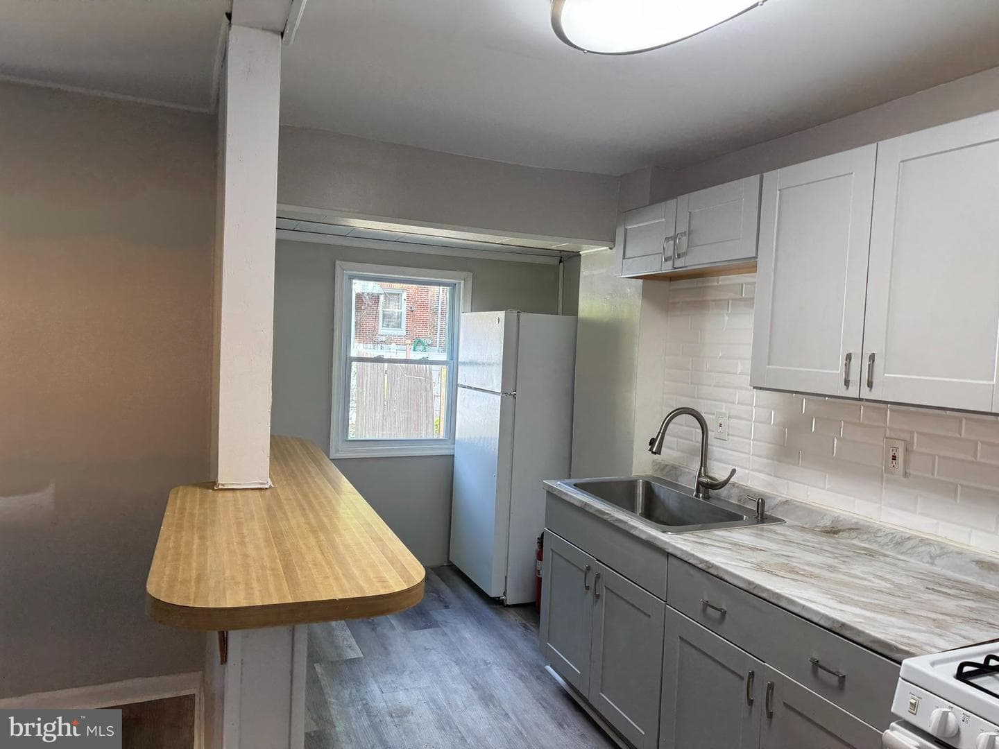 1308 Morton Avenue photo 7