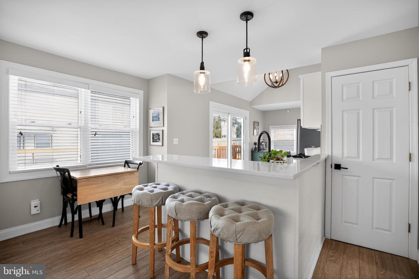 1005 Woodcliffe Avenue photo 4