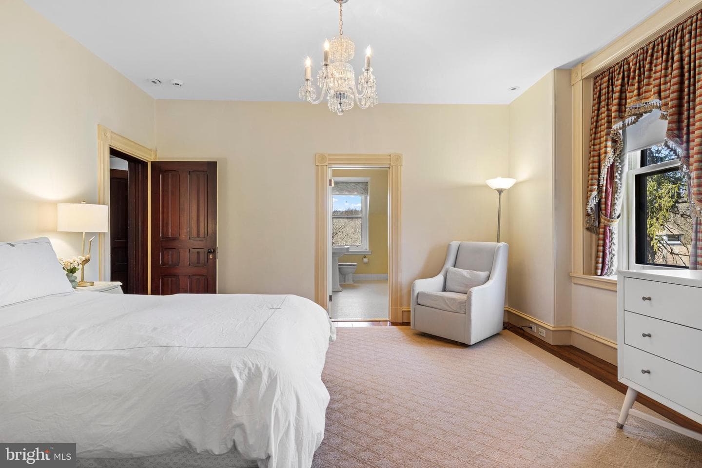 228 S Radnor Chester Road photo 64