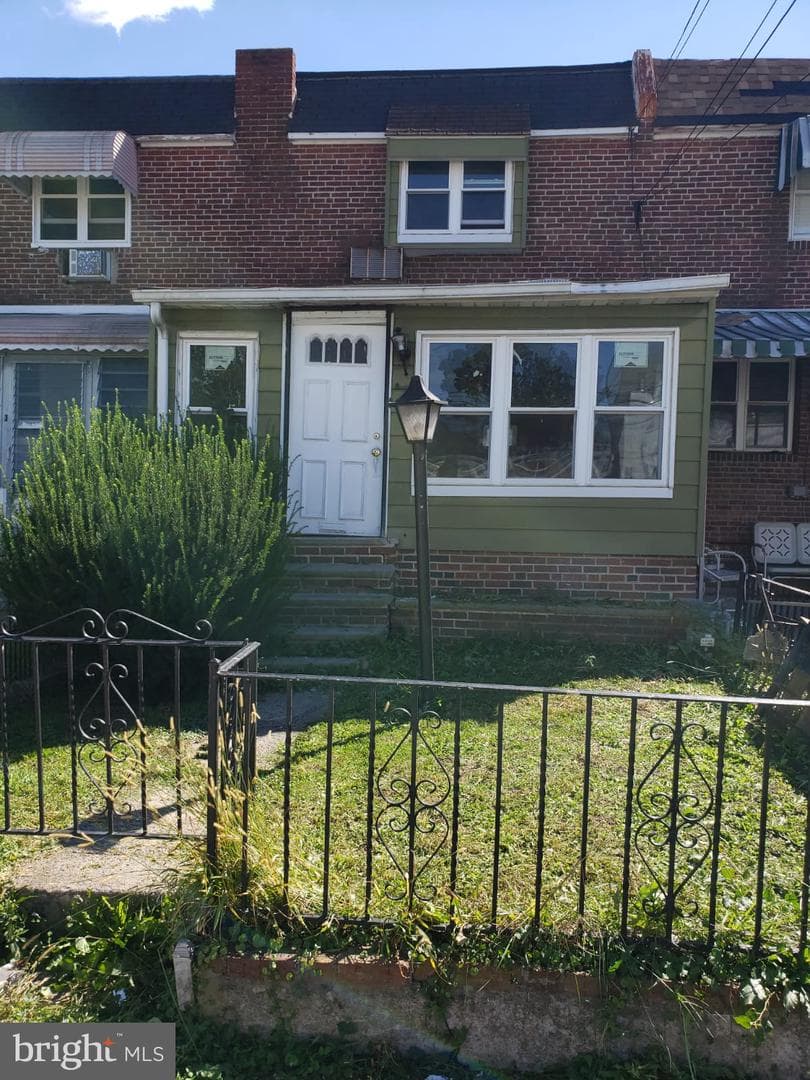 208 Marks Avenue