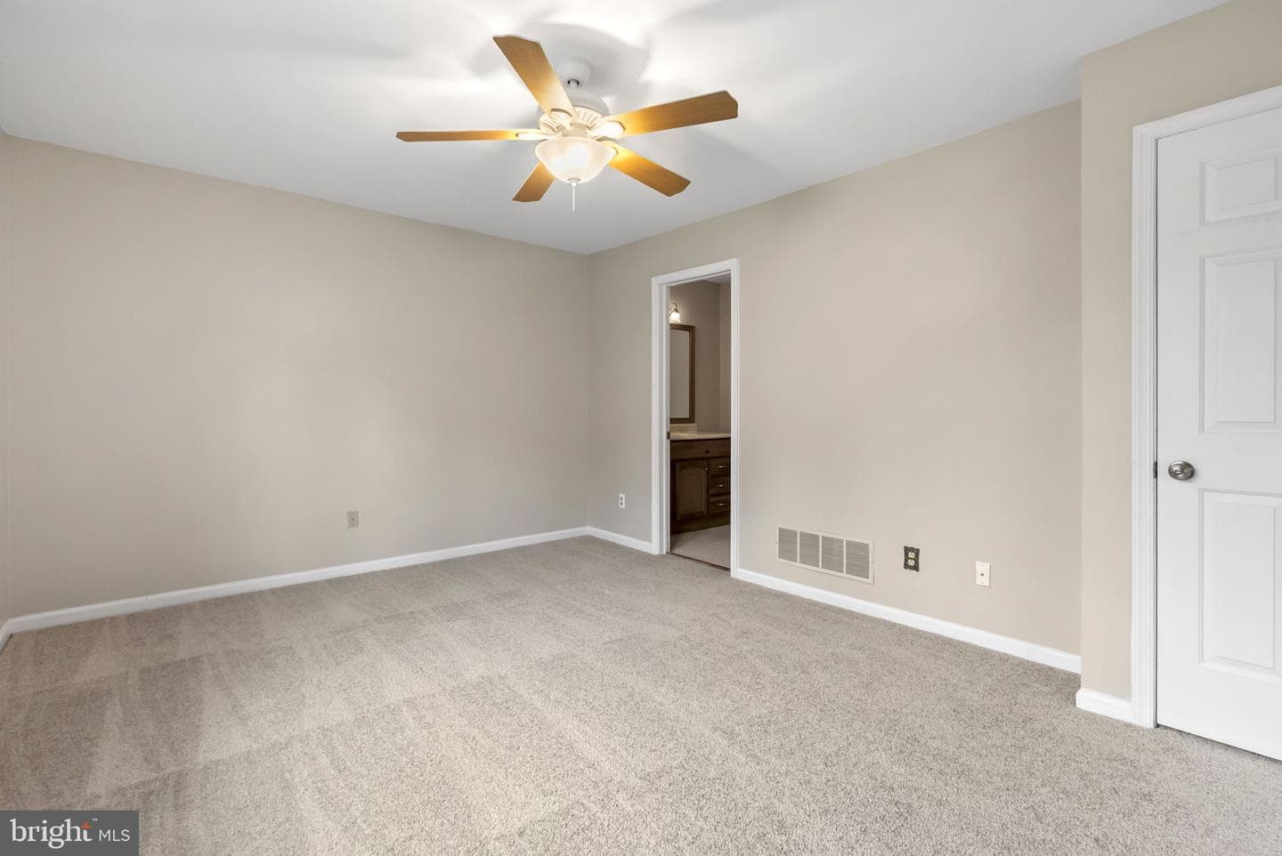 605 Meadow Court ##605 photo 17
