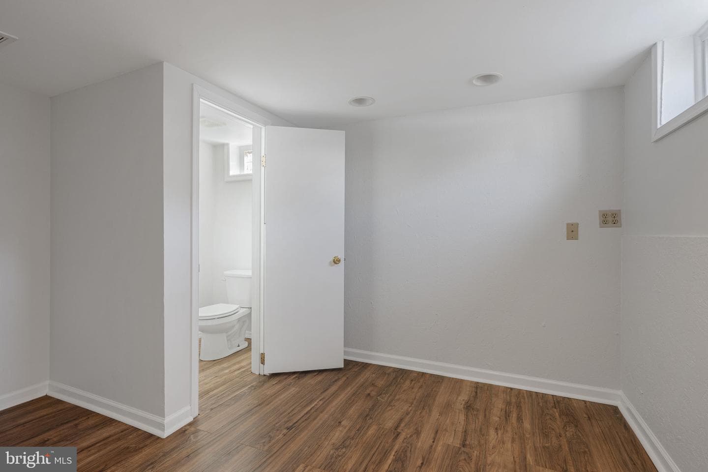 200 Willowbrook Avenue photo 25