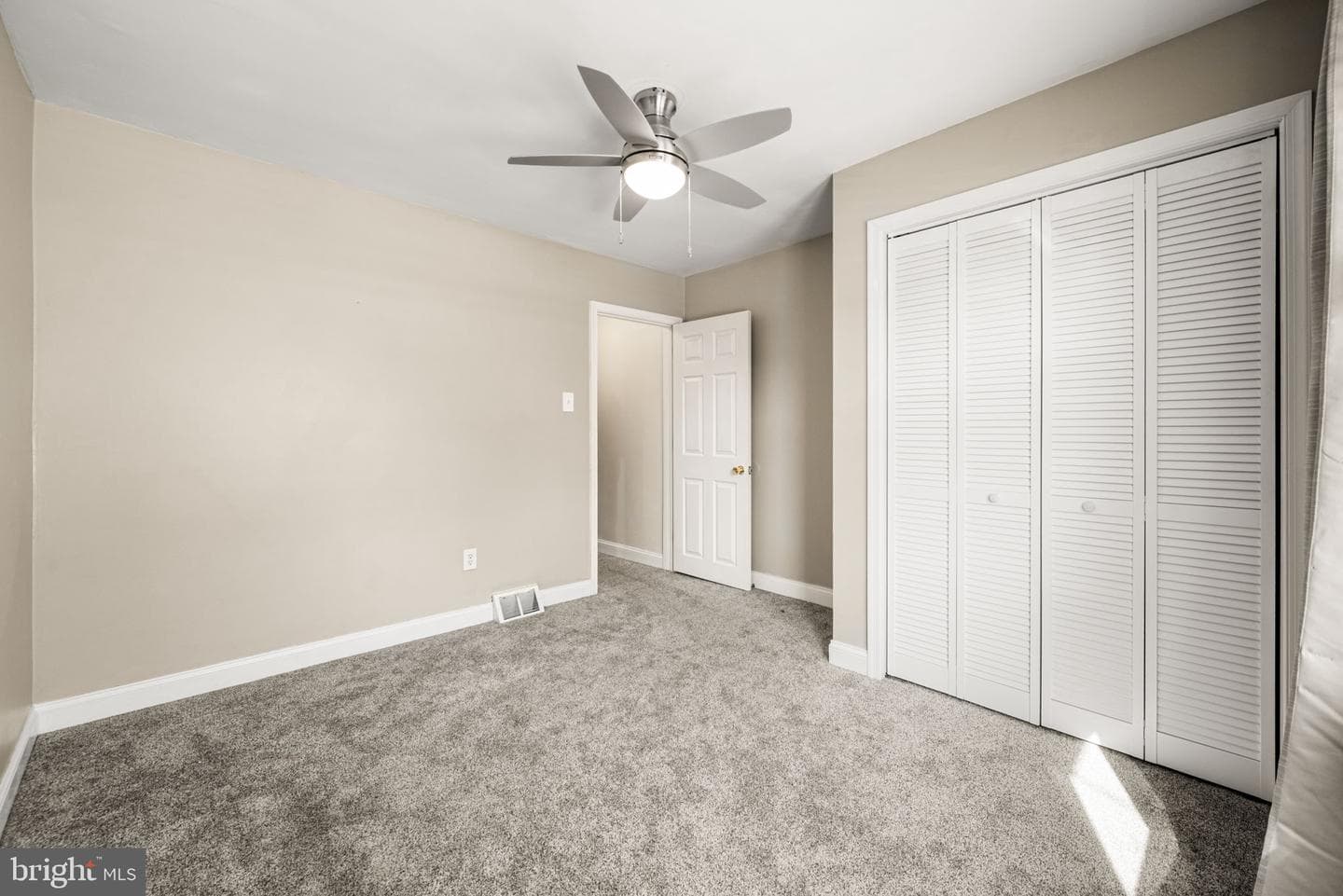 1401 Grant Avenue photo 18