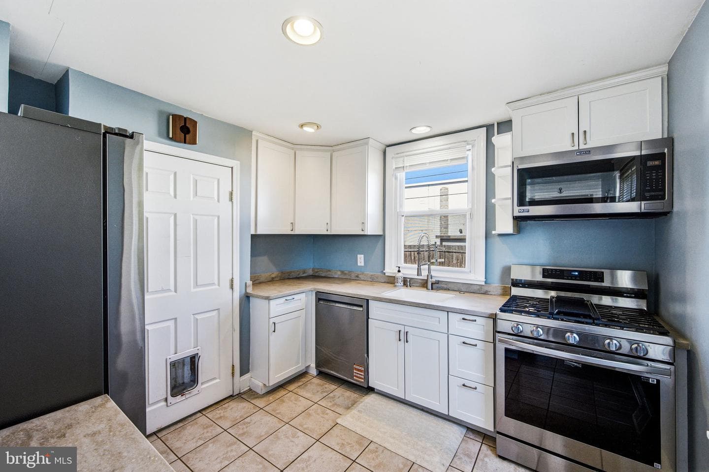 1401 Grant Avenue photo 8