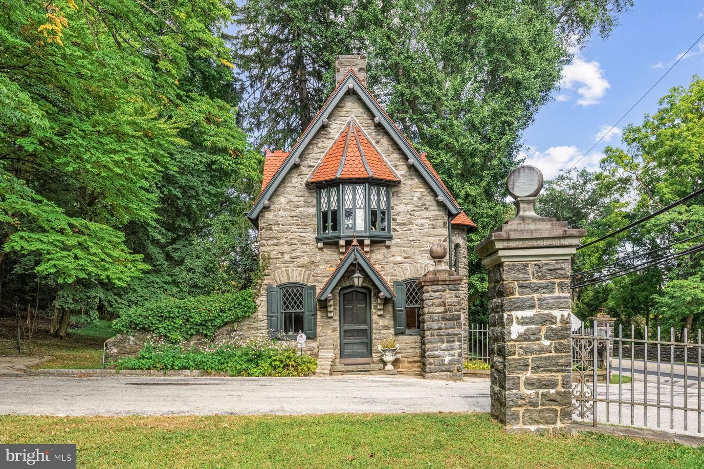 548 - 560 S Bryn Mawr Avenue photo 81