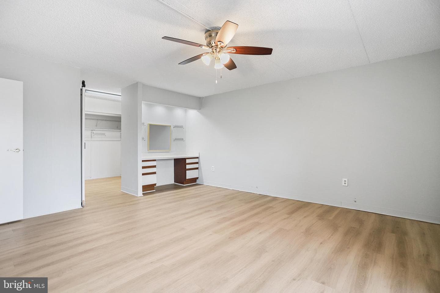 800 Avondale #6j photo 19