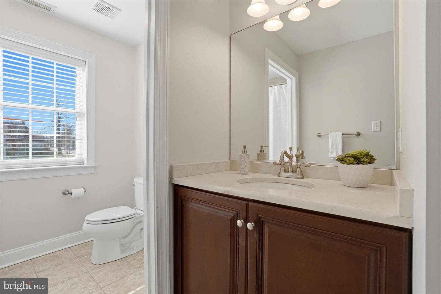 15 E Mercer Avenue photo 46