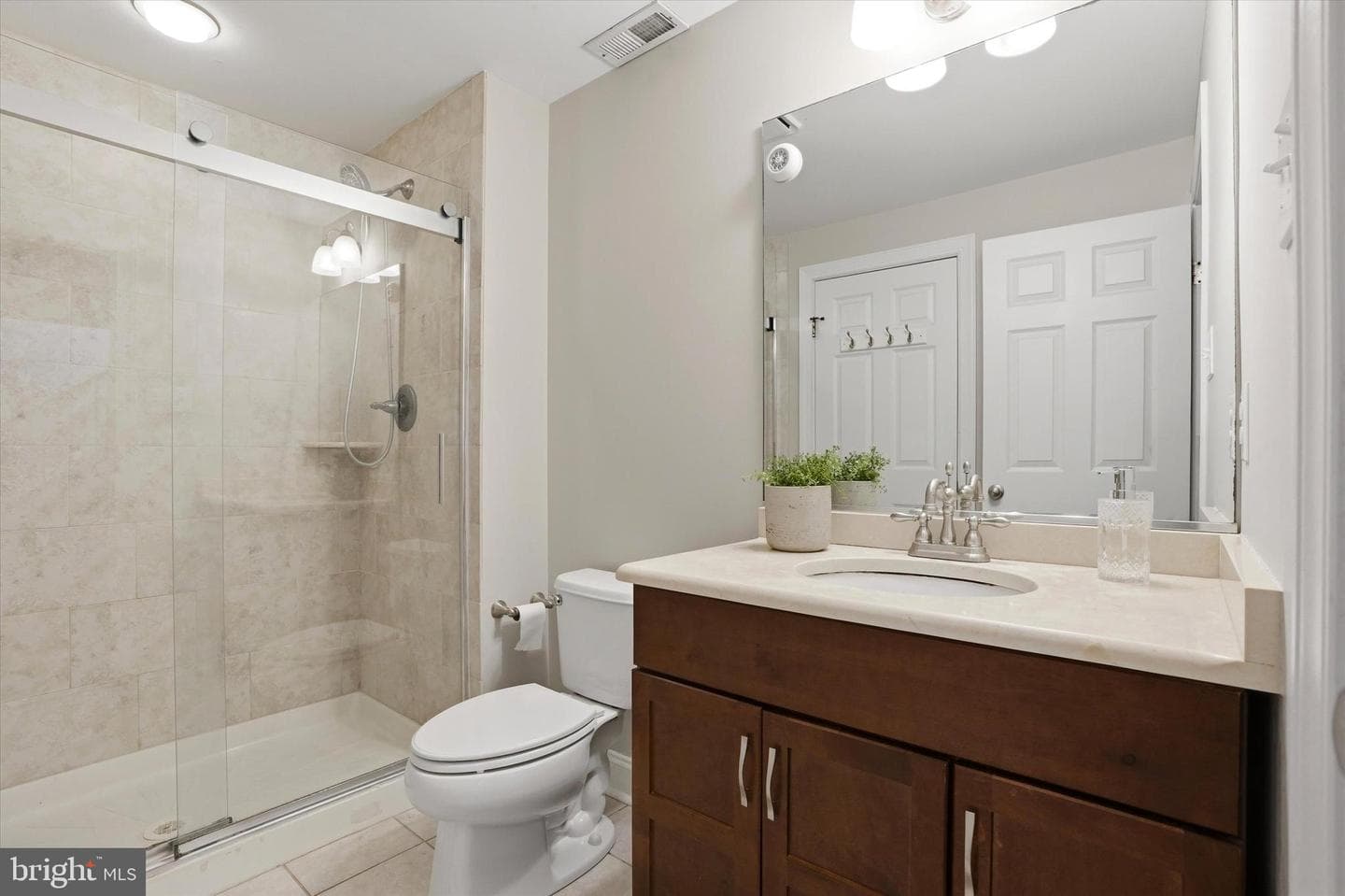 15 E Mercer Avenue photo 58