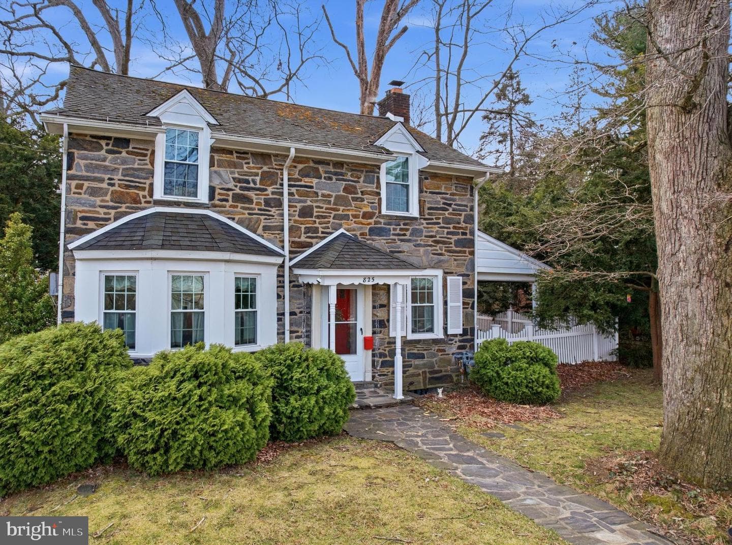 825 N Jackson Street photo 2