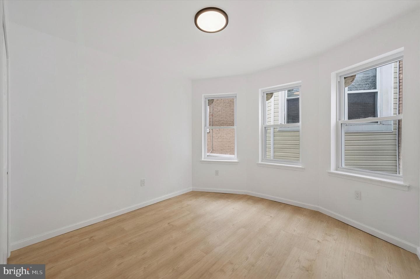 12 Greenway Avenue photo 19