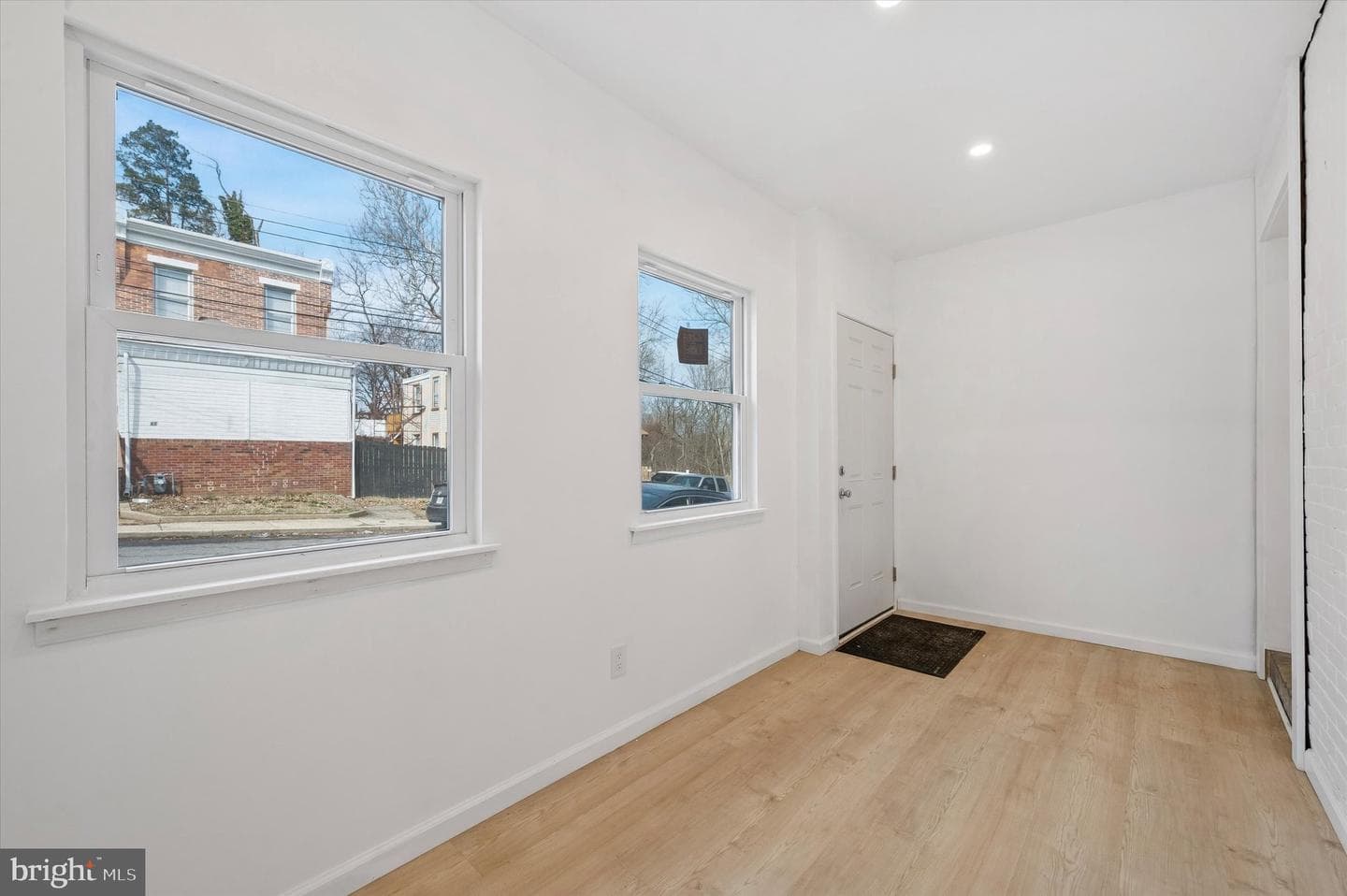 12 Greenway Avenue photo 2