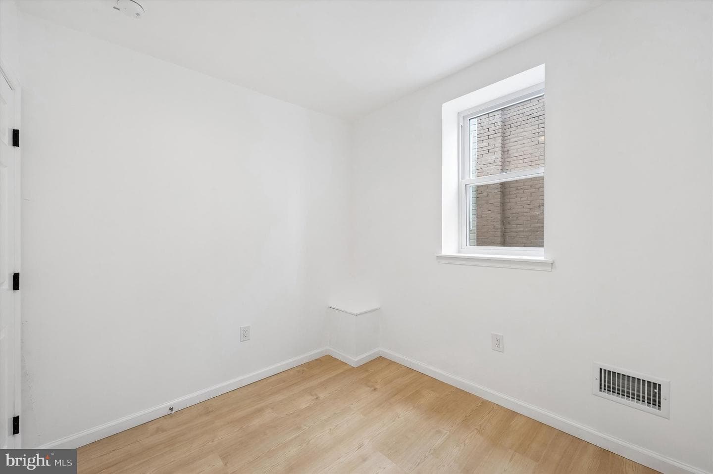 12 Greenway Avenue photo 22