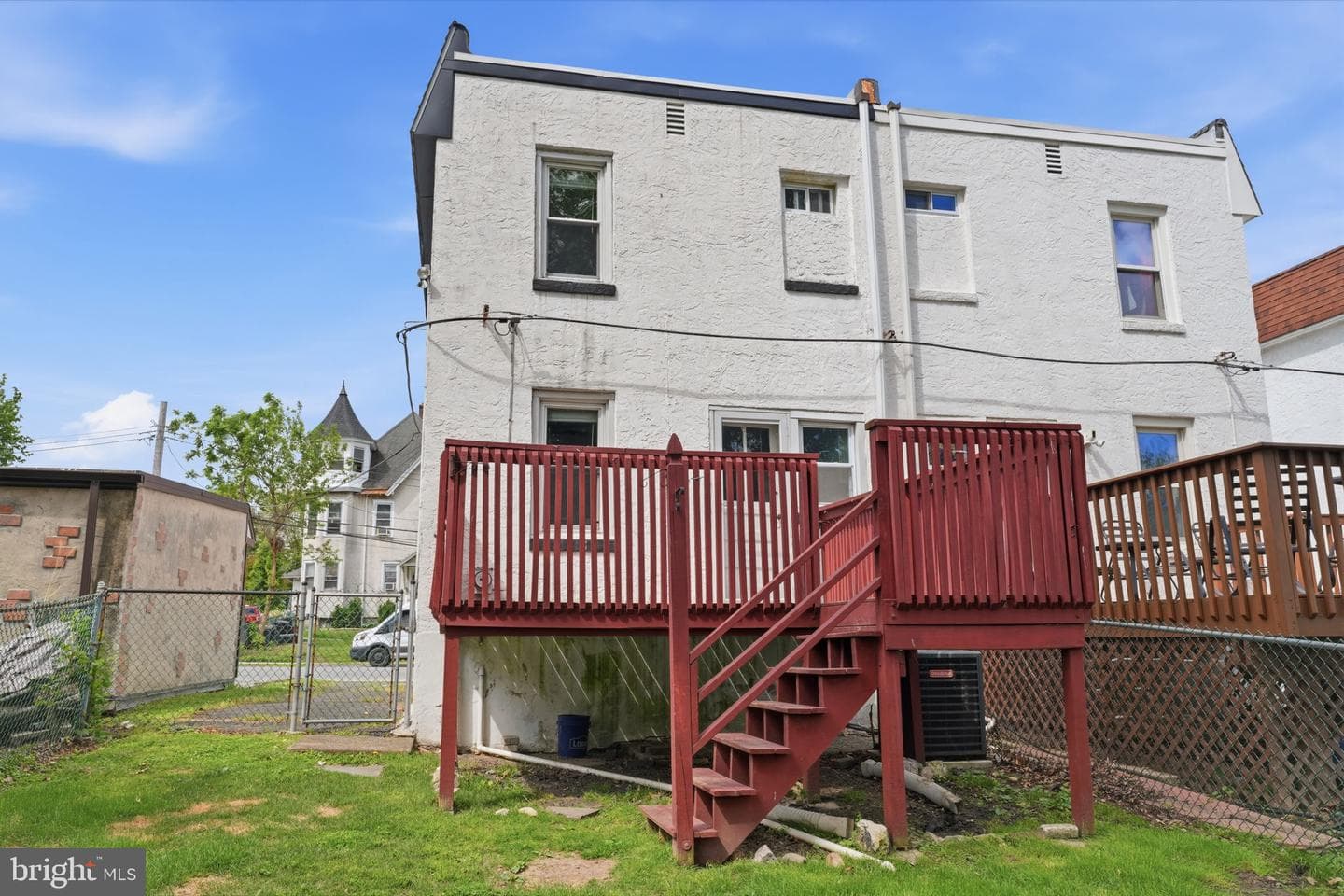 109 W Ridley Avenue photo 22