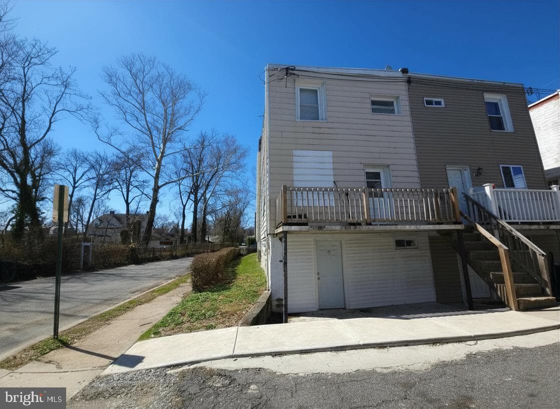 411 S Maple Avenue photo 5