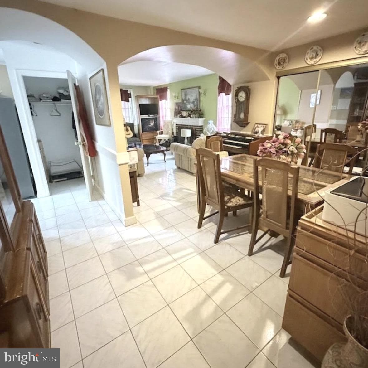 306 S Carol Boulevard photo 13