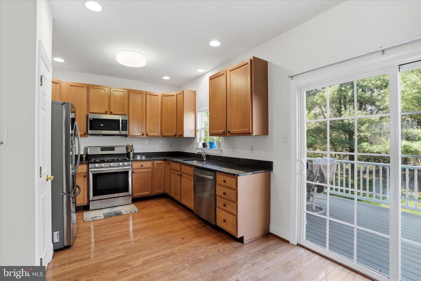 39 Hoag Lane photo 8