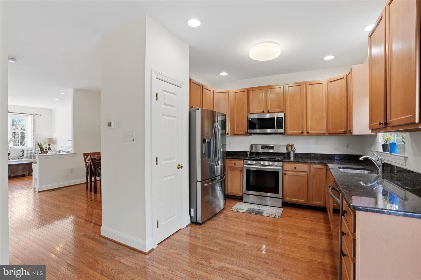 39 Hoag Lane photo 9