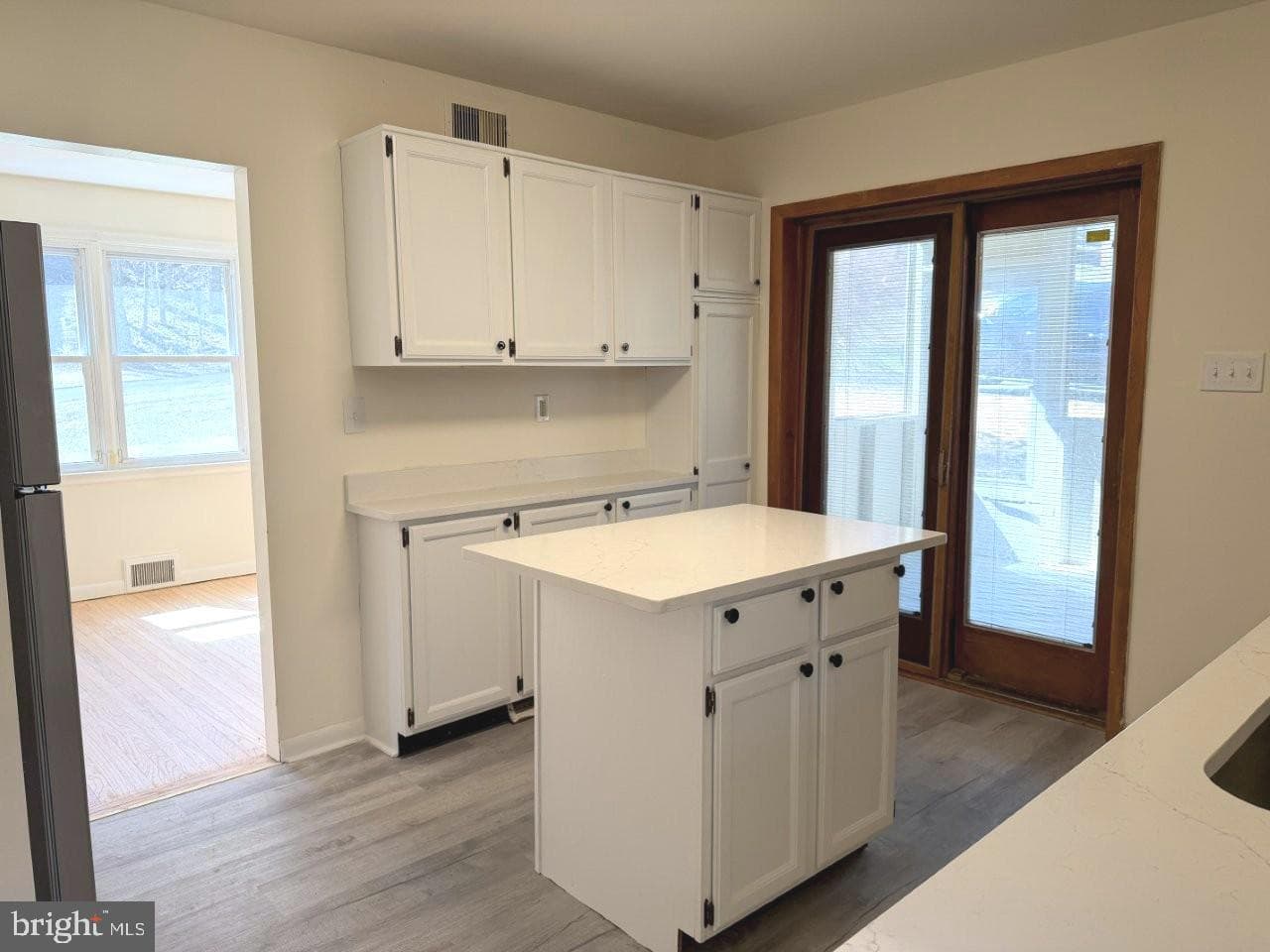 637 N Bishop Avenue photo 9