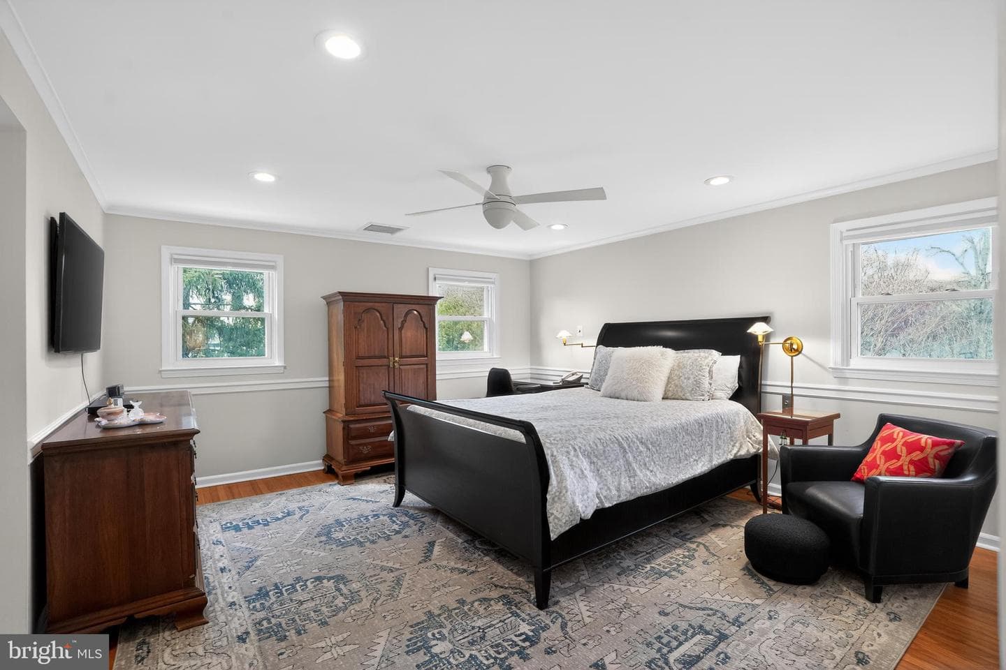 211 Fairfield Drive photo 13